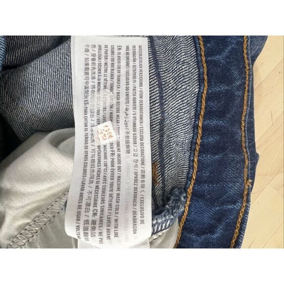Abercrombie & Fitch Women Blue Size 30/10R The Straight Mid Rise Mid Wash Jeans - Picture 10 of 13